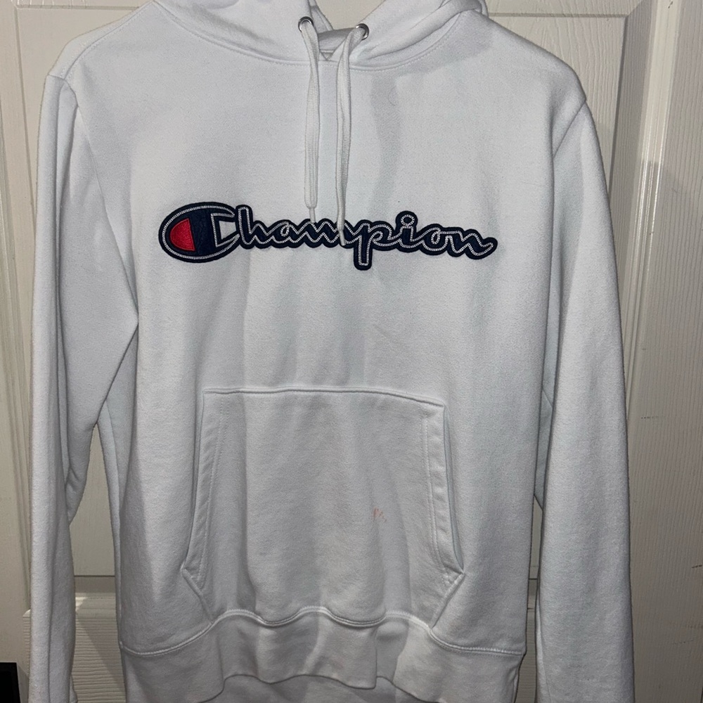 6 Men’s hoodies. Brands: Champiom, Nike, Tek Gear, NFL (Chiefs)
